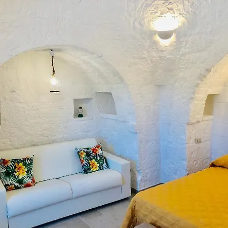 Hotel Luxury Trulli Whit Private Pool 5*