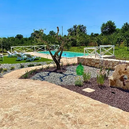 Hotel Luxury Trulli Whit Private Pool 5*